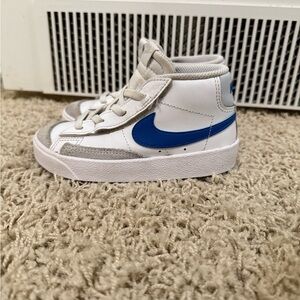 Nike Kids White and Blue Sneakers